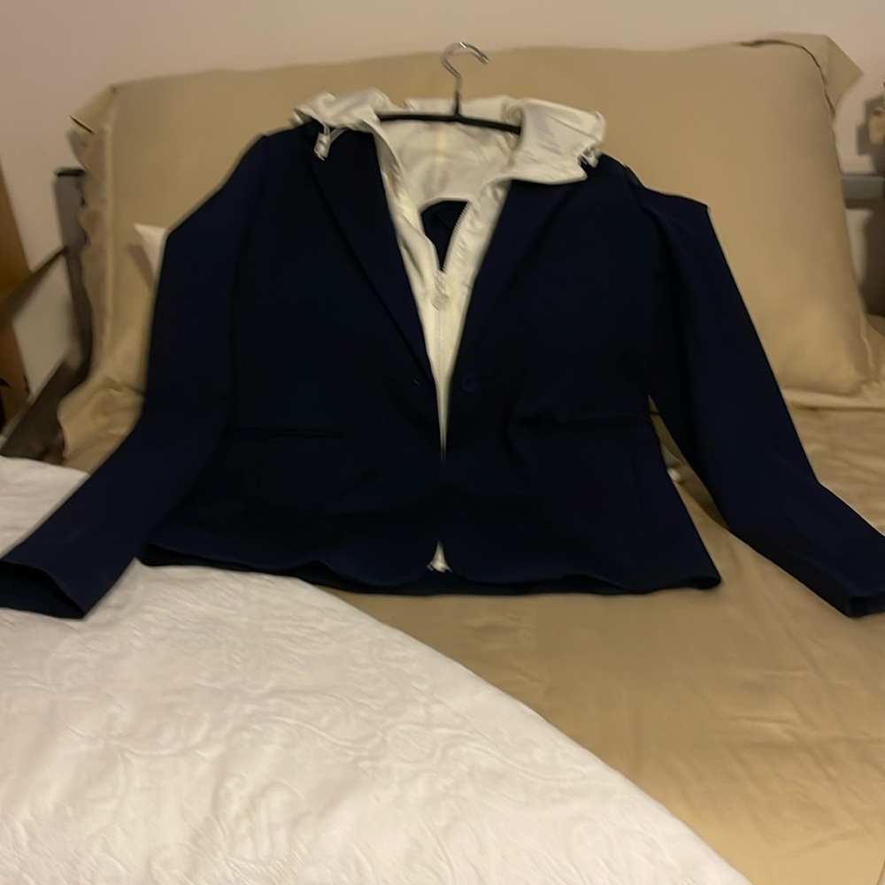 Three pieces of Tory sports wear